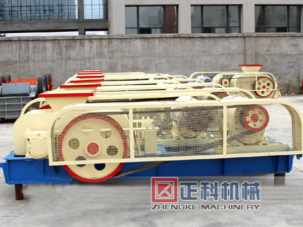 河卵石對輥式大香蕉免费在线观看